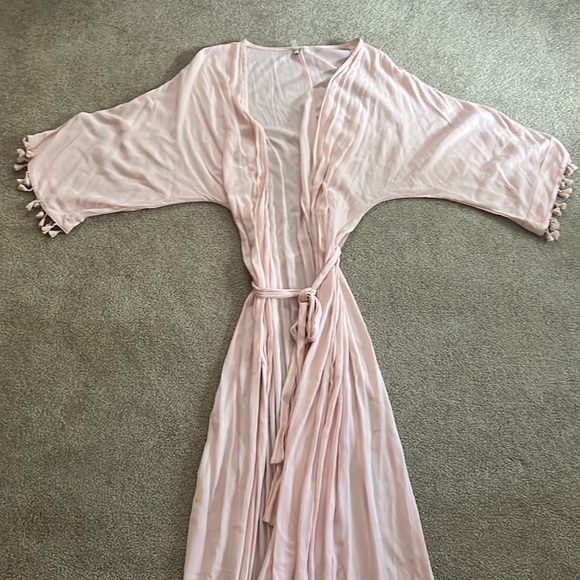 Revolve Lovewave Pink Kimono Long Coverup size M - Picture 2 of 5